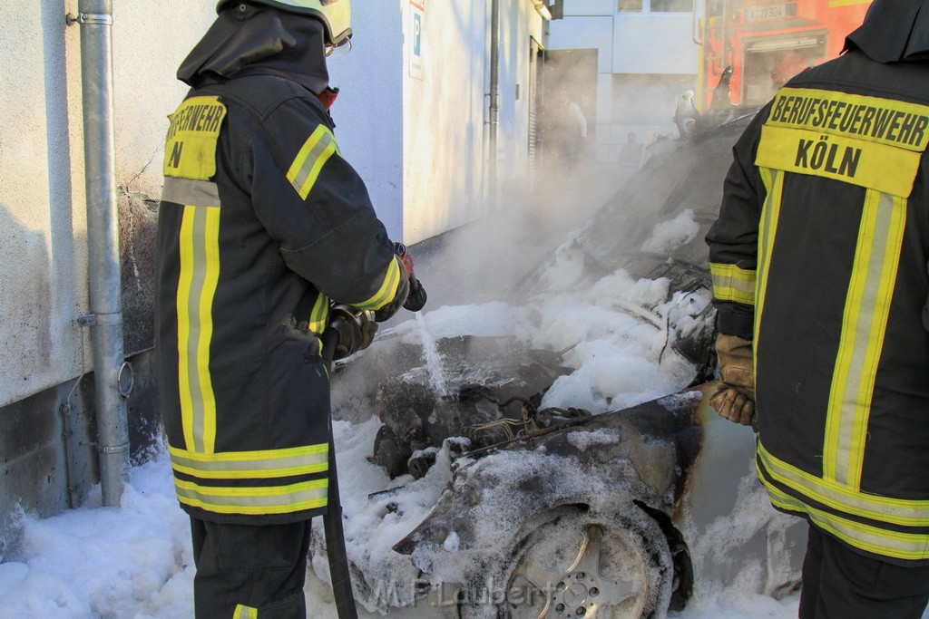 PKW Brand Koeln Bocklemuend Goerlinger Centrum JK P30.jpg